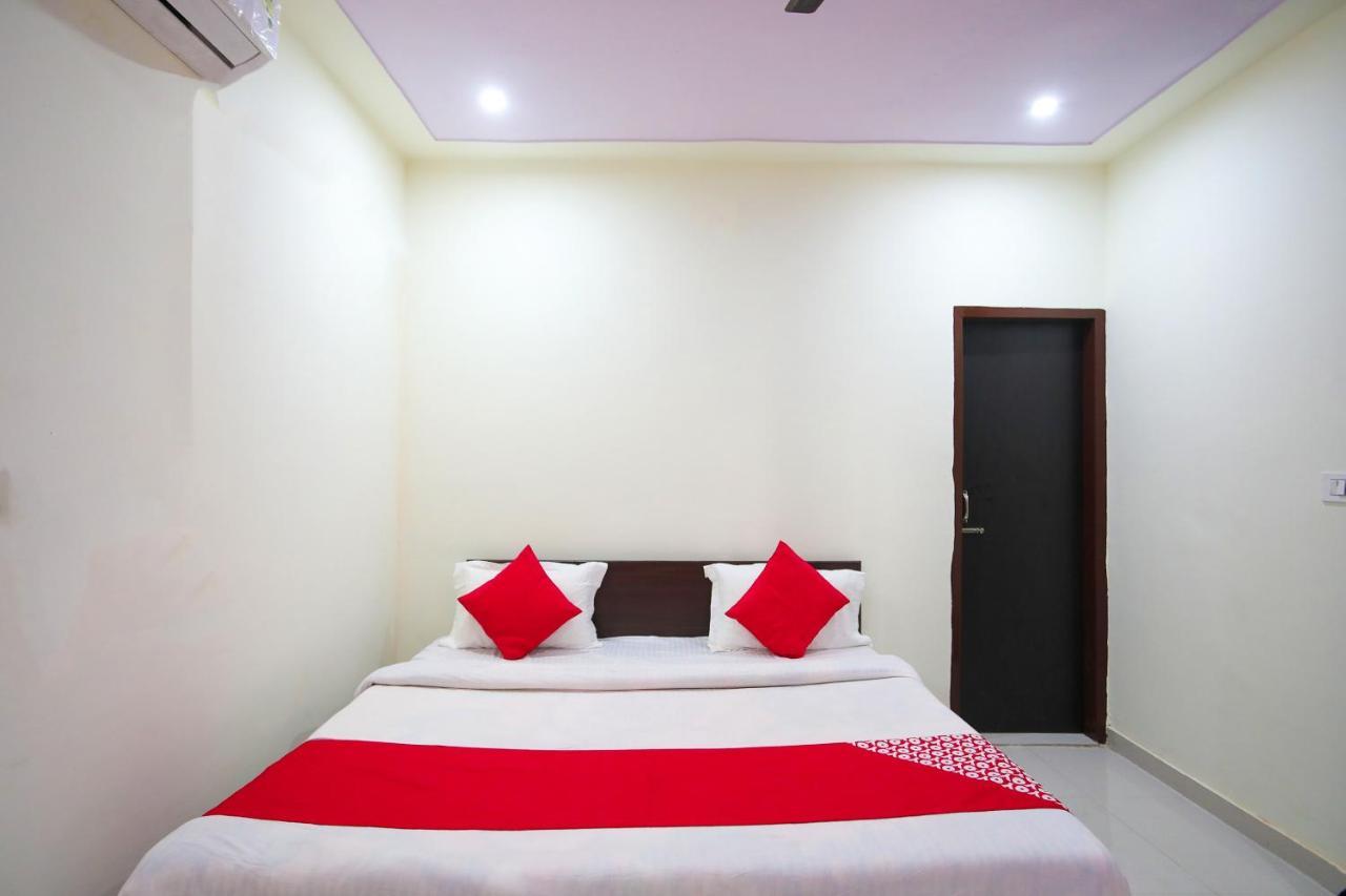 فندق Oyo Flagship 62980 Shiva Residency Garhi Harsaru المظهر الخارجي الصورة